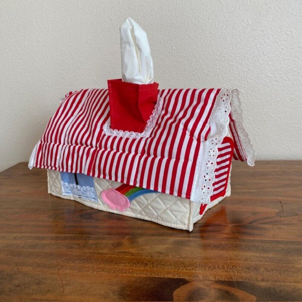 Vintage Quilted House Shaped Tissue Box Cover - Picture 1 of 6